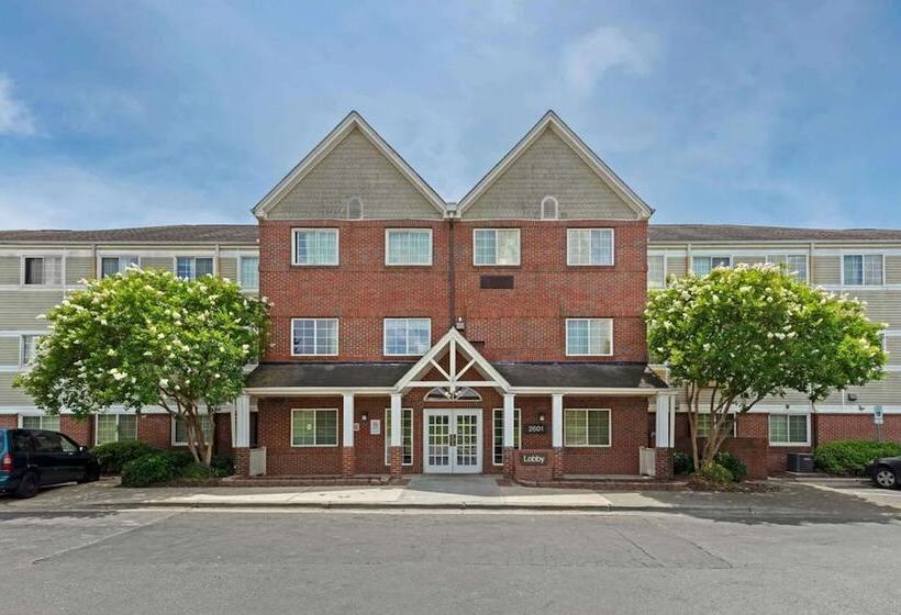 Mainstay Suites Raleigh North