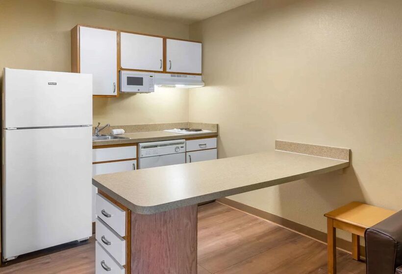 Mainstay Suites Raleigh North