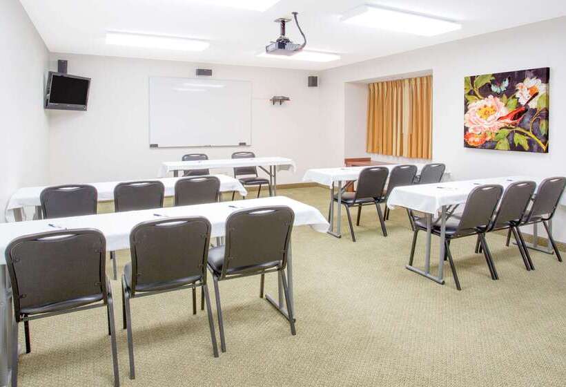 Microtel Inn And Suites Gassaway