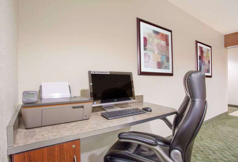 Microtel Inn And Suites Gassaway