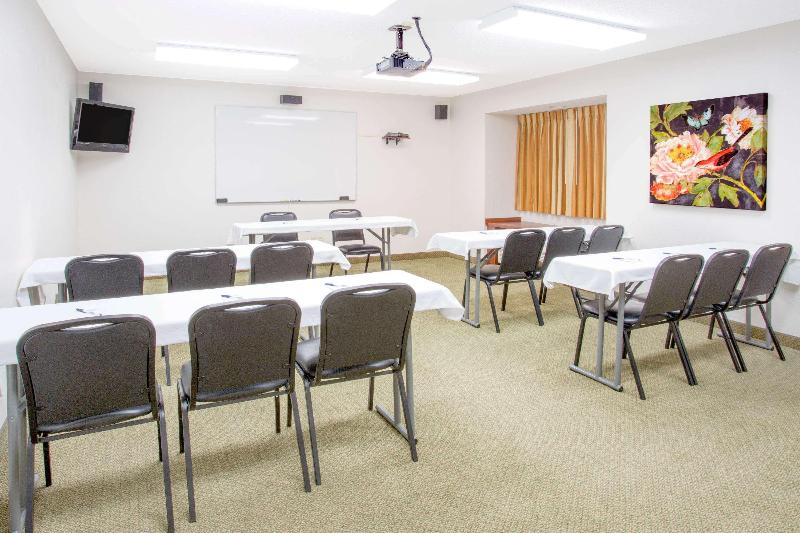 Microtel Inn And Suites Gassaway