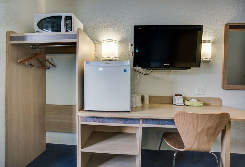 Motel 6 Red Deer, Ab