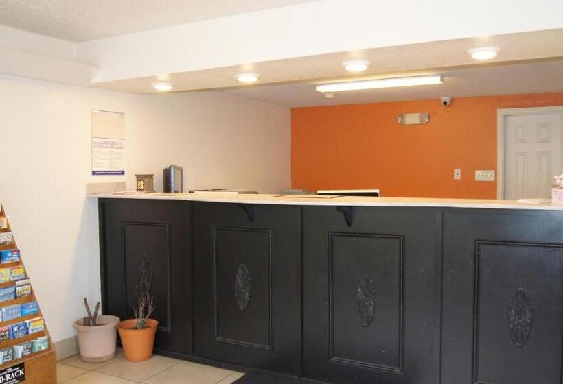 فندق على الطريق Executive Inn