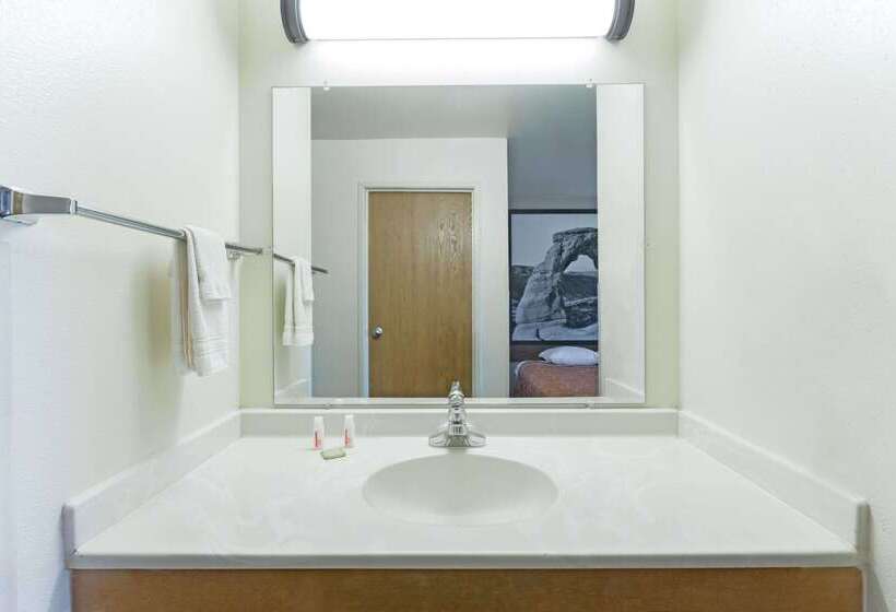 فندق على الطريق Super 8 By Wyndham Green River