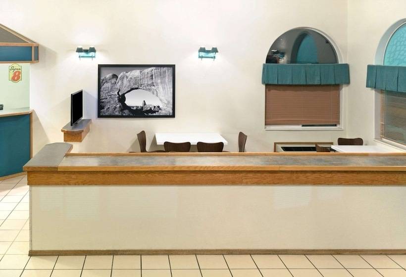 فندق على الطريق Super 8 By Wyndham Green River