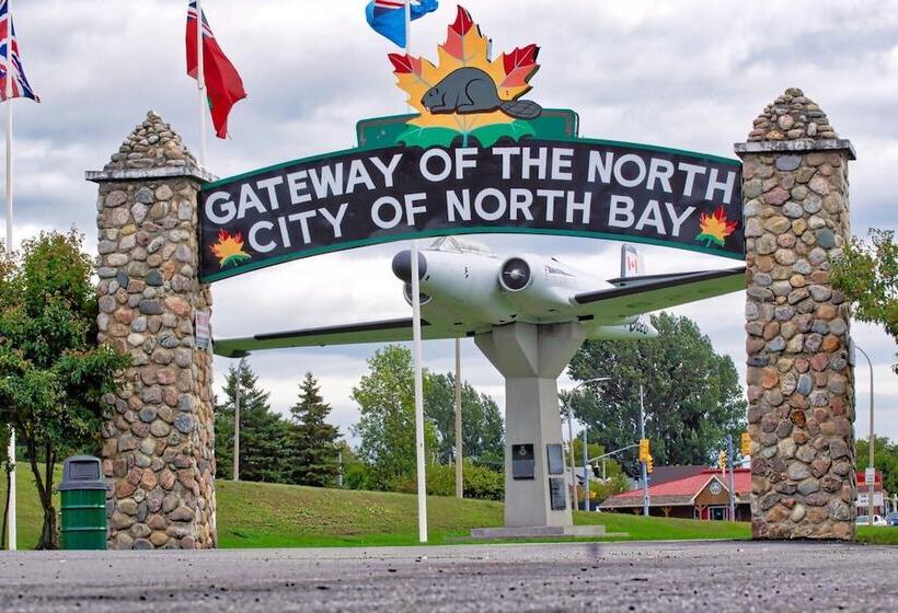 فندق على الطريق The Lincoln Inn