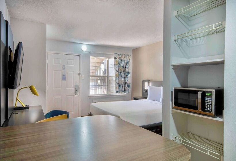 Studio 6austin, Tx  Midtown