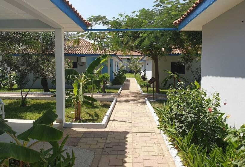 هتل Djembe Beach Resort