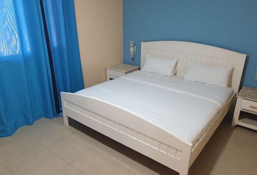 هتل Djembe Beach Resort