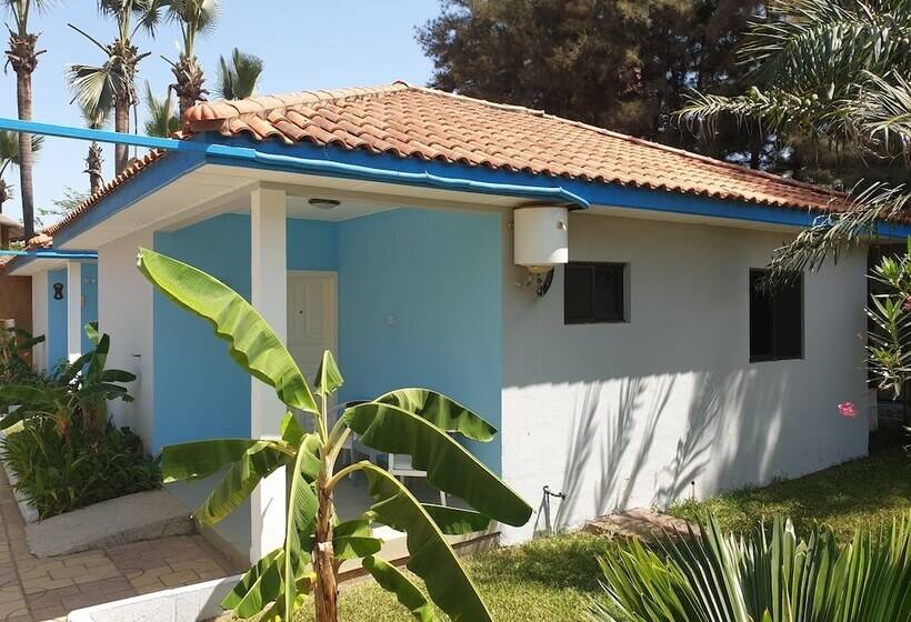 هتل Djembe Beach Resort