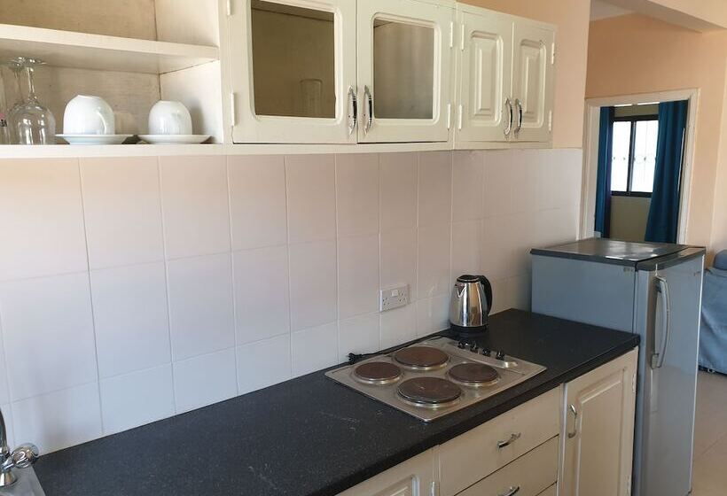 هتل Djembe Beach Resort