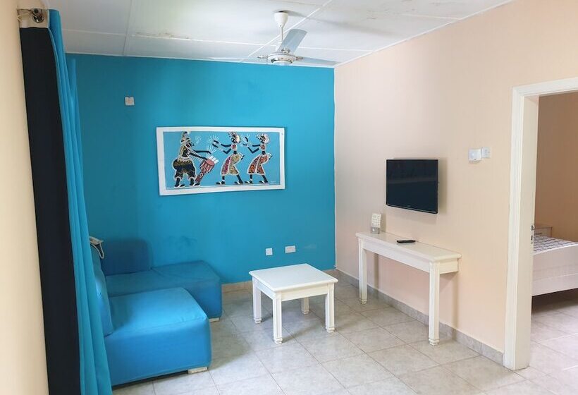 هتل Djembe Beach Resort