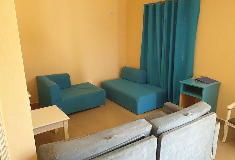 هتل Djembe Beach Resort