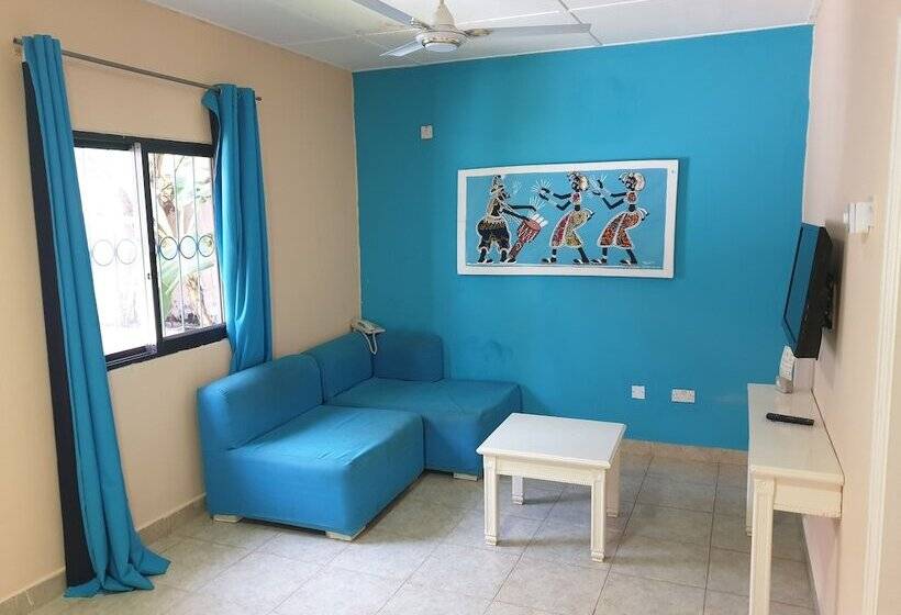 هتل Djembe Beach Resort