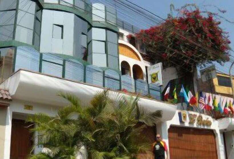 Casahotel Jockey Plaza Mall