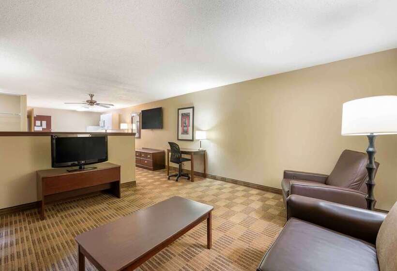 Extended Stay America Suites   Chicago   Schaumburg   I 90