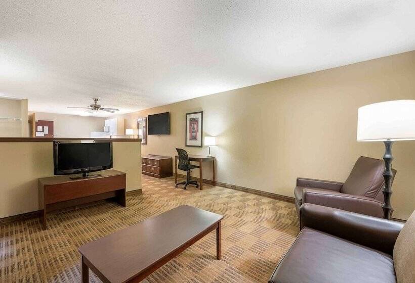 Extended Stay America Suites   Chicago   Schaumburg   I 90