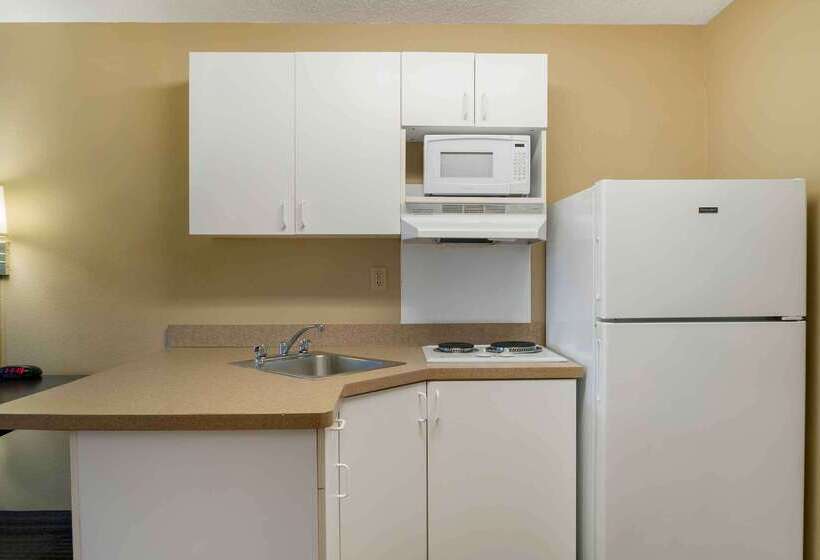 Extended Stay America Suites  Detroit  Metropolitan Airport