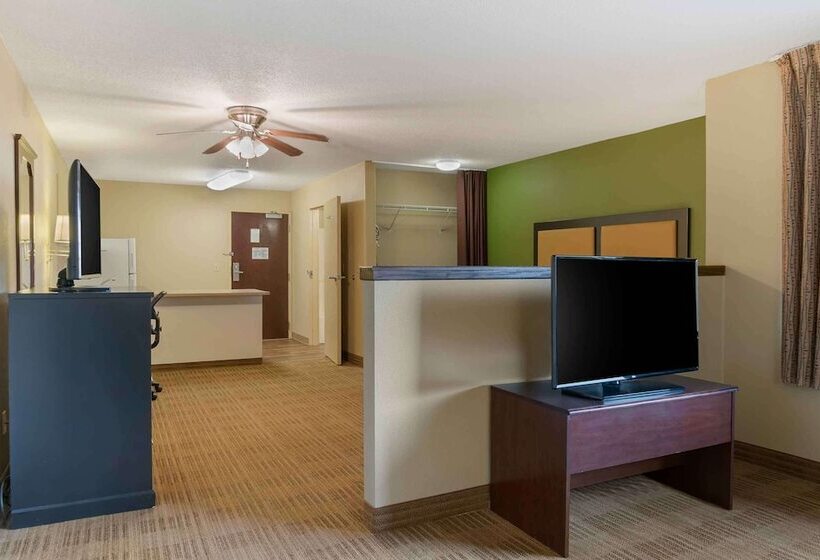 Extended Stay America Suites  Detroit  Metropolitan Airport
