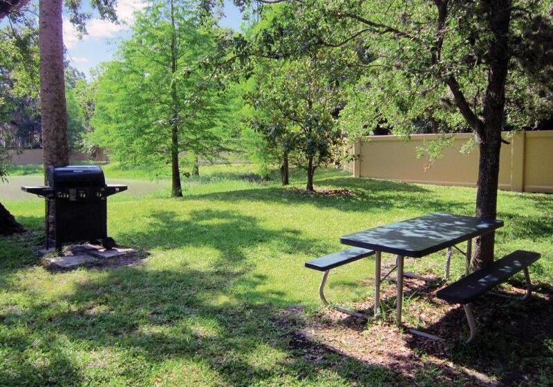 Extended Stay America Suites  Tampa  Airport  Spruce Street