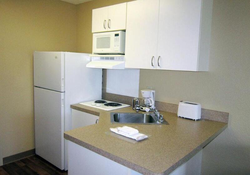 Extended Stay America Suites  Tampa  Airport  Spruce Street