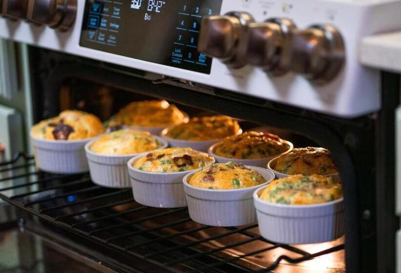 Headlands Inn Bed And Breakfast