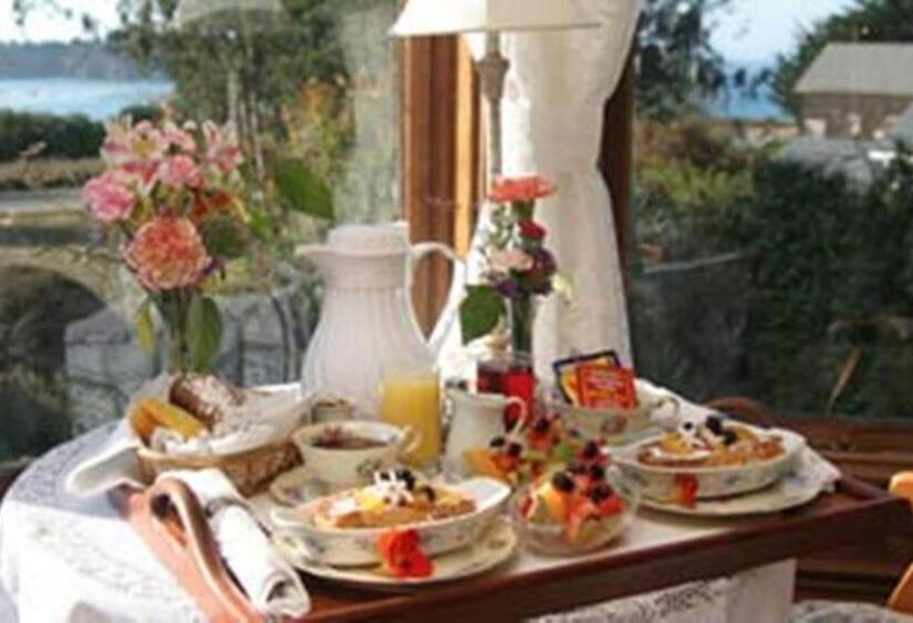 Headlands Inn Bed And Breakfast