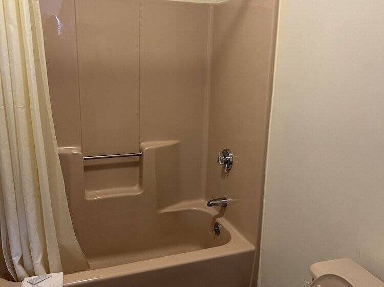 Отель American Inn