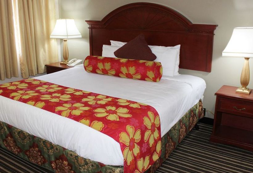 Отель Rodeway Inn & Suites