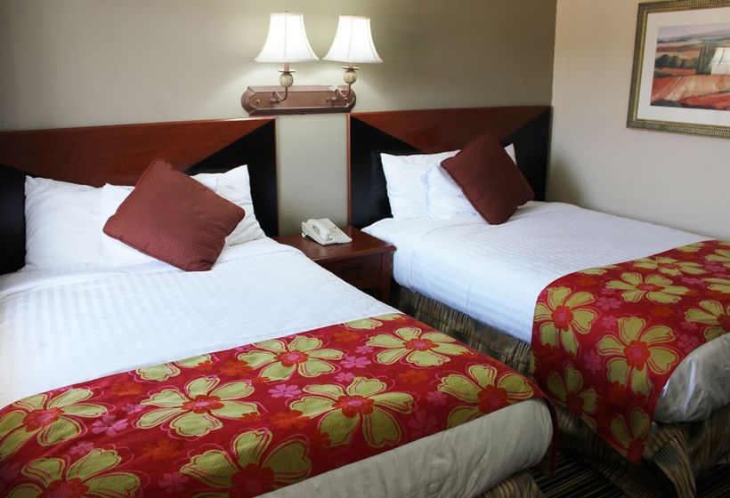 Отель Rodeway Inn & Suites