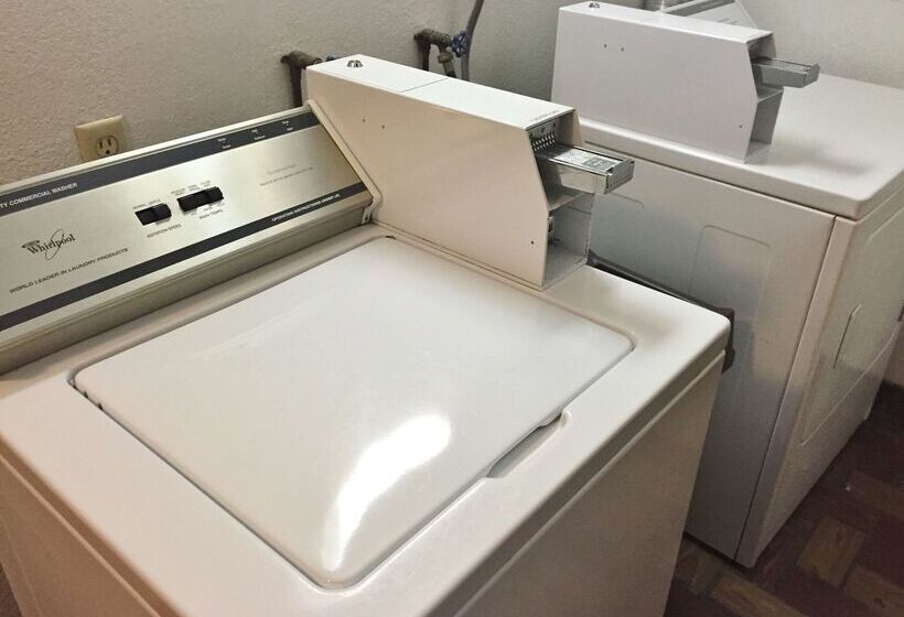 فندق Americas Best Value Inn Grand Forks