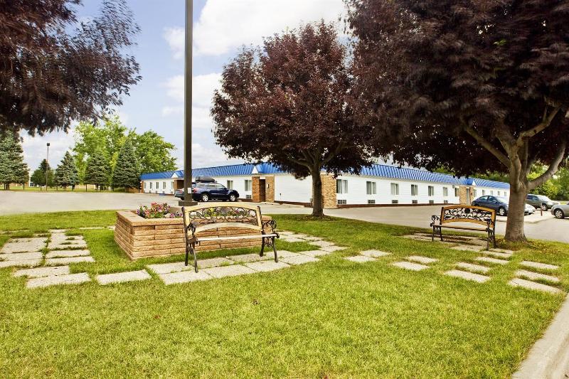 فندق Americas Best Value Inn Grand Forks