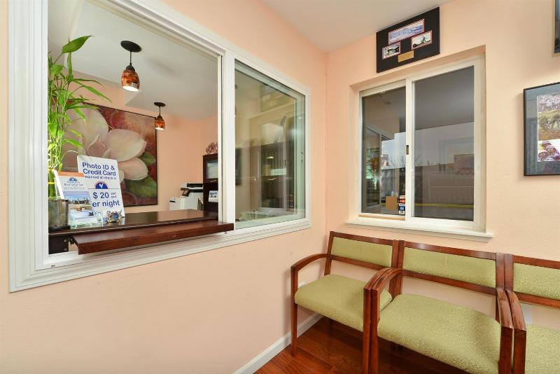 هتل Americas Best Value Inn Lakewood Tacoma S