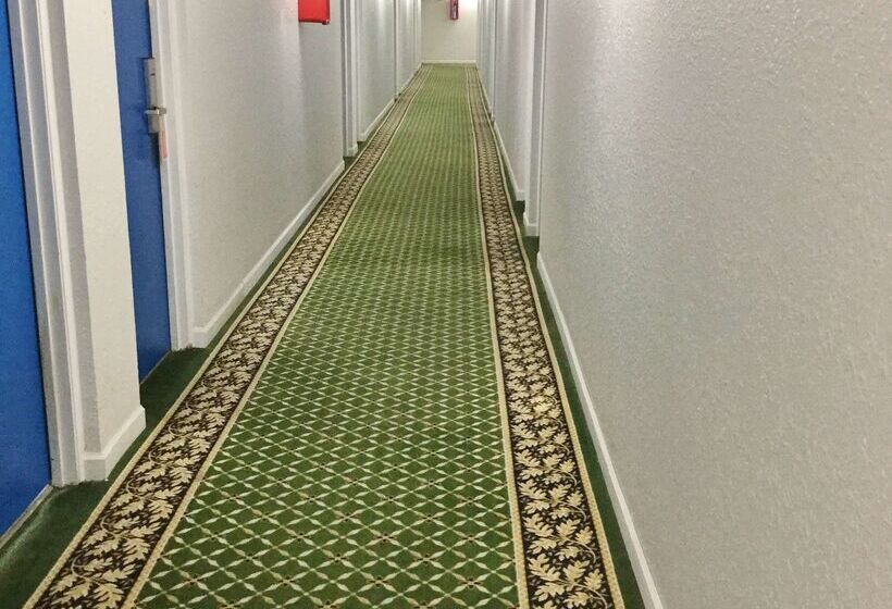 Отель Americas Best Value Inn Macomb