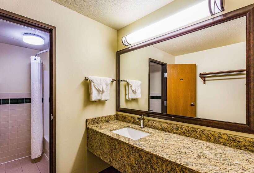 فندق Americinn By Wyndham Hampton