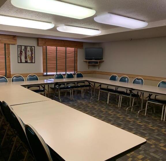 فندق Americinn By Wyndham Hampton