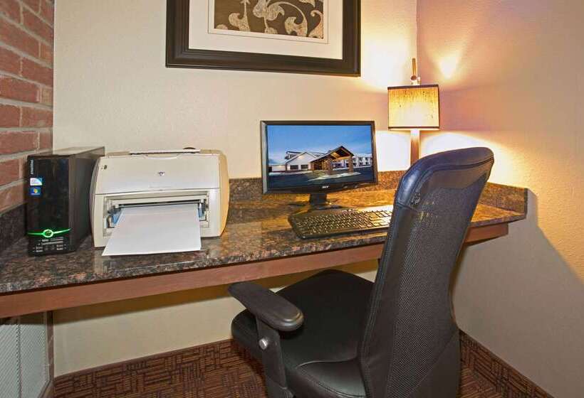 فندق Americinn By Wyndham New London