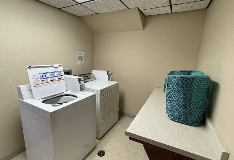 فندق Americinn By Wyndham New London