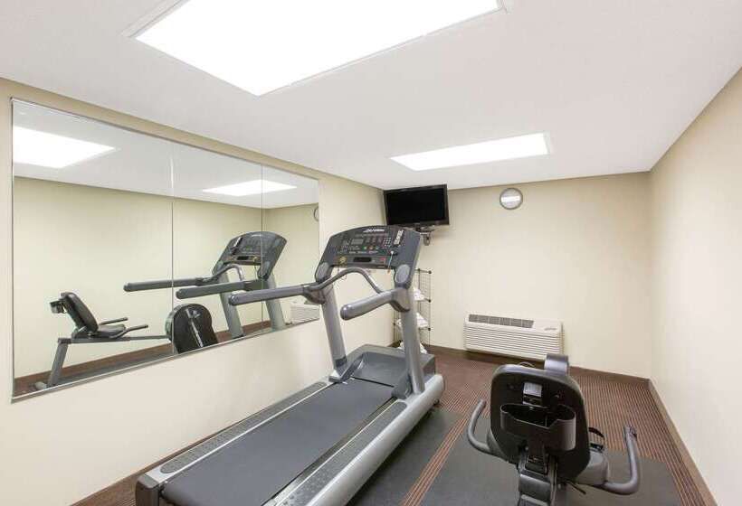 בית מלון כפרי Americinn By Wyndham Ottumwa