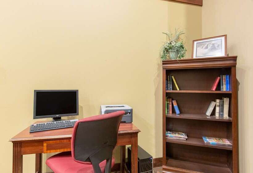 בית מלון כפרי Americinn By Wyndham Ottumwa