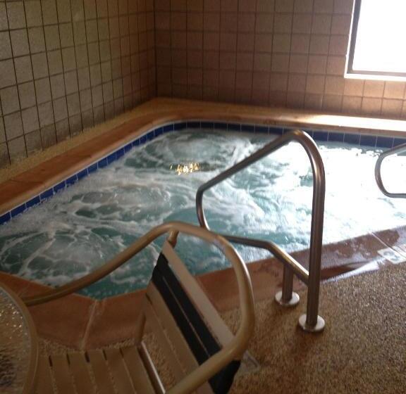 בית מלון כפרי Americinn By Wyndham Ottumwa