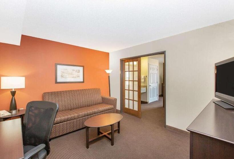 בית מלון כפרי Americinn By Wyndham Ottumwa