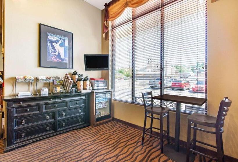 בית מלון כפרי Americinn By Wyndham Ottumwa