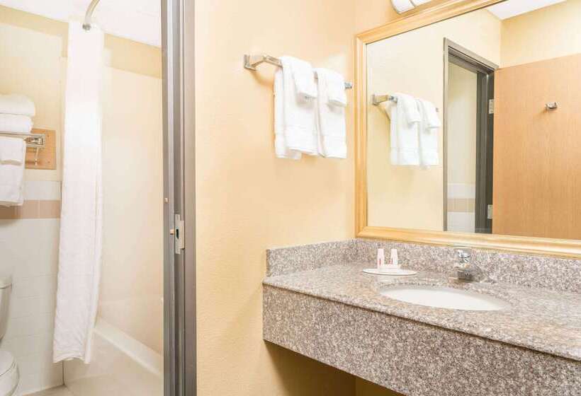 فندق Baymont By Wyndham Kasson Rochester Area