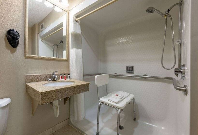 בית מלון כפרי Baymont By Wyndham Lawrence