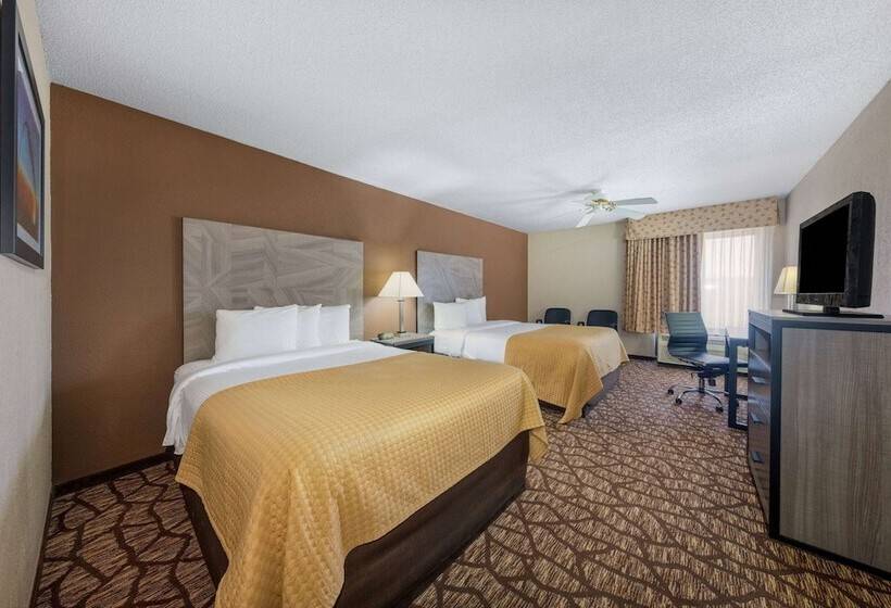 בית מלון כפרי Baymont By Wyndham Lawrence