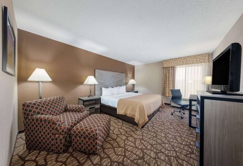 בית מלון כפרי Baymont By Wyndham Lawrence