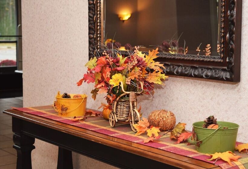 Beachfront Hotel Houghton Lake