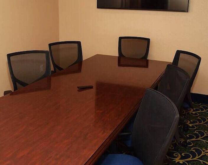 Beachfront Hotel Houghton Lake