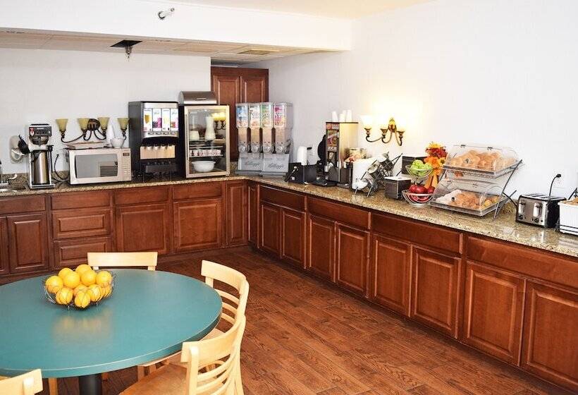 Beachfront Hotel Houghton Lake